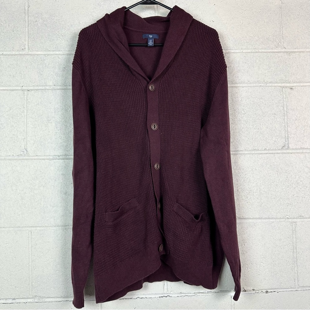 Gap Men's Burgundy cardigan Sweater size XL